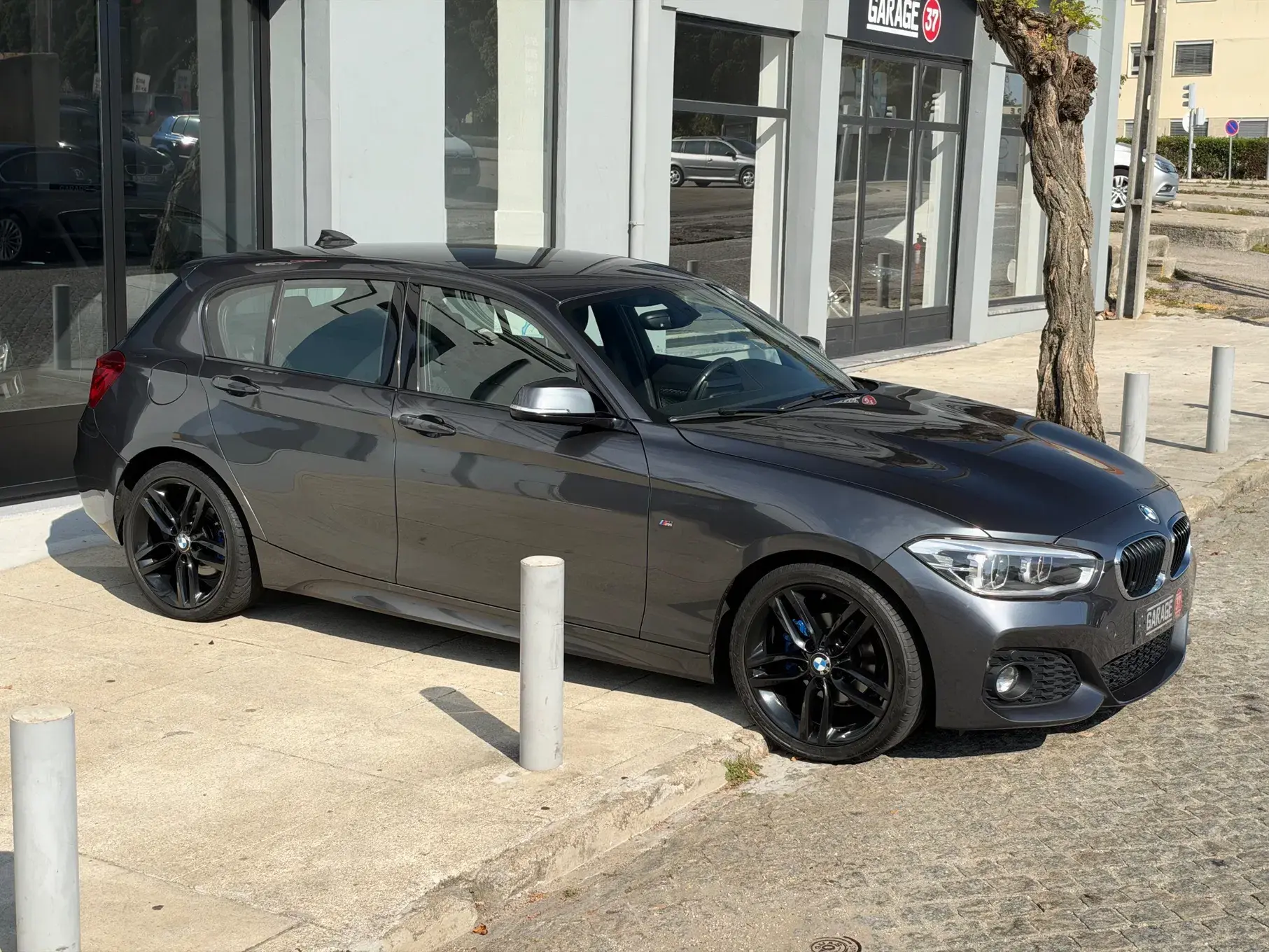 BMW 116 d Pack M Auto 21