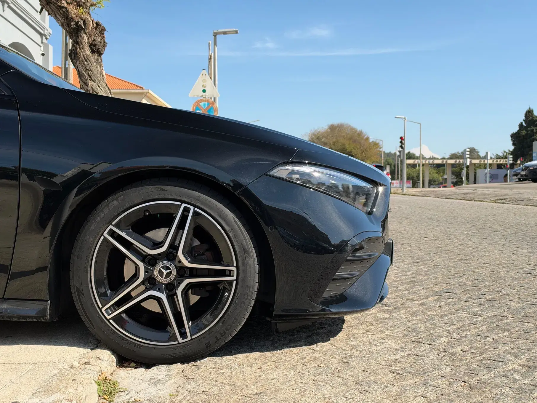 Mercedes-Benz A 180 7G-DCT AMG Line 4