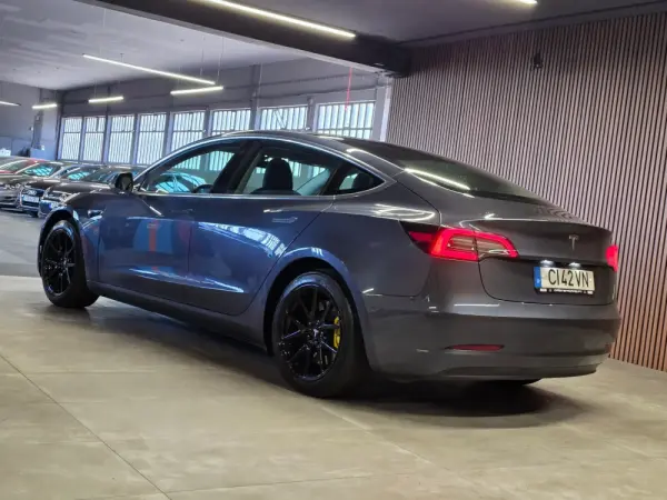Tesla Model 3 Standard Range Plus RWD 12