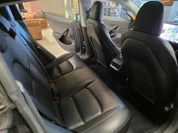 Tesla Model 3 Standard Range Plus RWD 11
