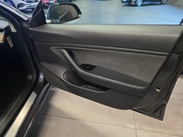 Tesla Model 3 Standard Range Plus RWD 14
