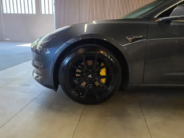 Tesla Model 3 Standard Range Plus RWD 16