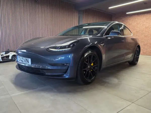 Tesla Model 3 Standard Range Plus RWD 17