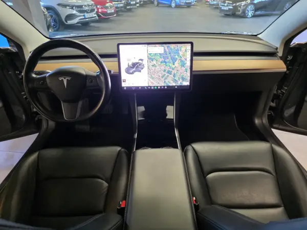 Tesla Model 3 Standard Range Plus RWD 29