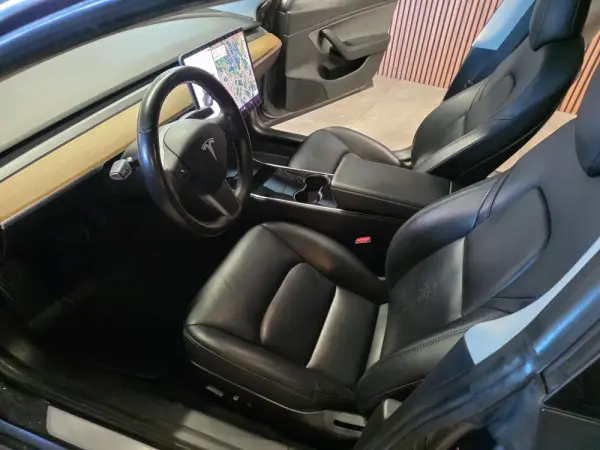 Tesla Model 3 Standard Range Plus RWD 31