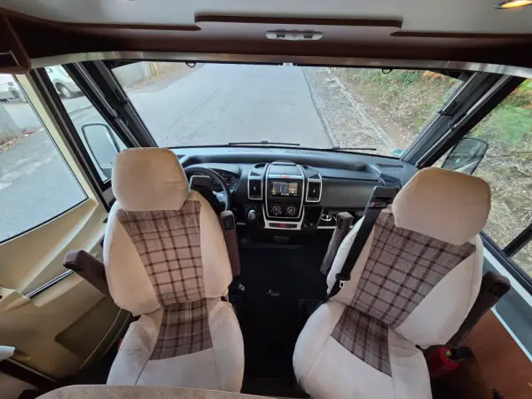 Chausson Welcome Outro 17