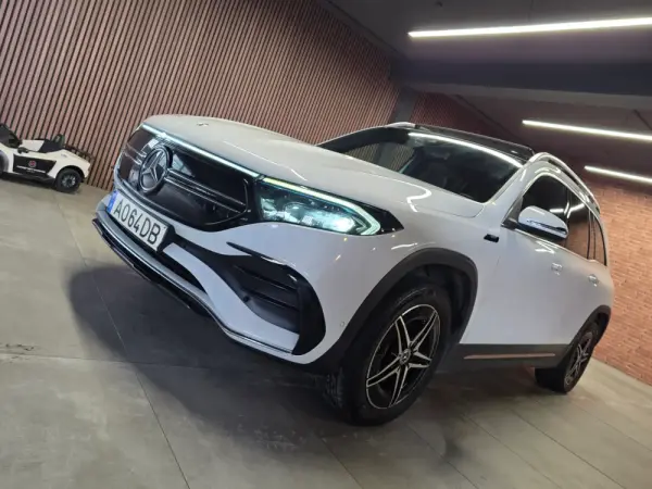Mercedes-Benz EQB 350 4Matic AMG Line 3