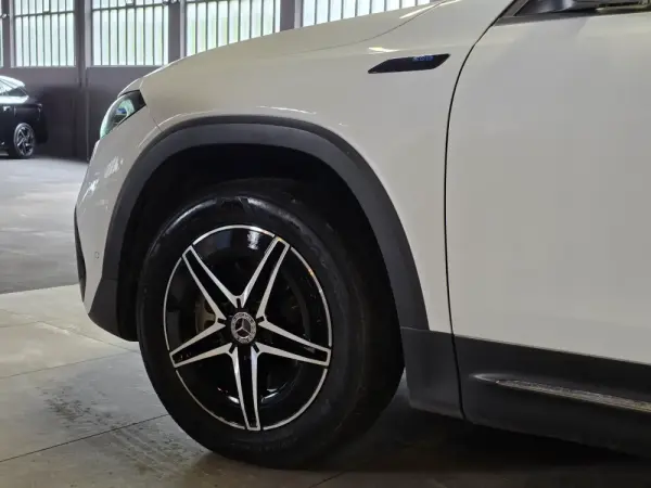 Mercedes-Benz EQB 350 4Matic AMG Line 6