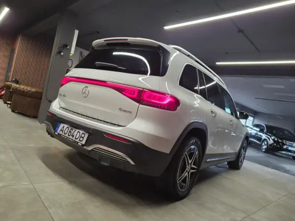Mercedes-Benz EQB 350 4Matic AMG Line 11