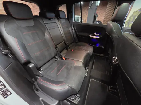 Mercedes-Benz EQB 350 4Matic AMG Line 28