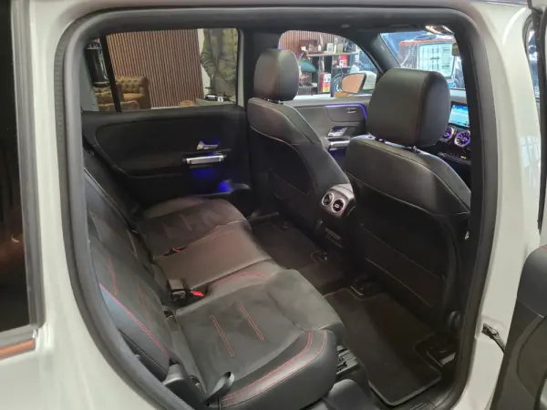 Mercedes-Benz EQB 350 4Matic AMG Line 29