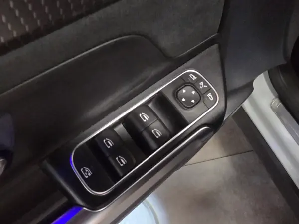 Mercedes-Benz EQB 350 4Matic AMG Line 52