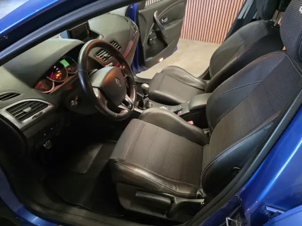 Renault Mégane Sport Tourer 1.5 dCi GT Line 25