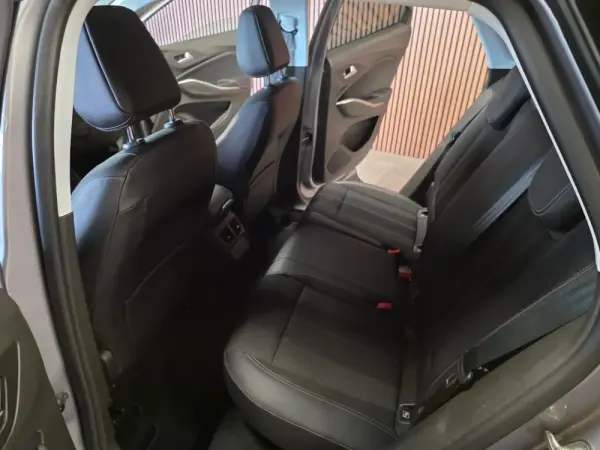 Opel Grandland Outro 9