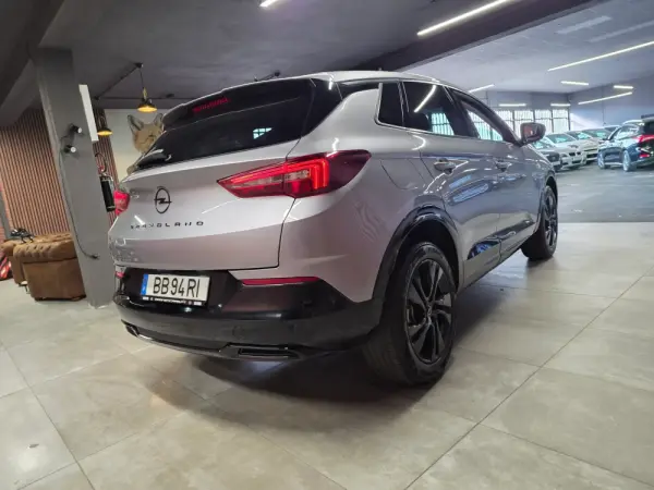 Opel Grandland Outro 23