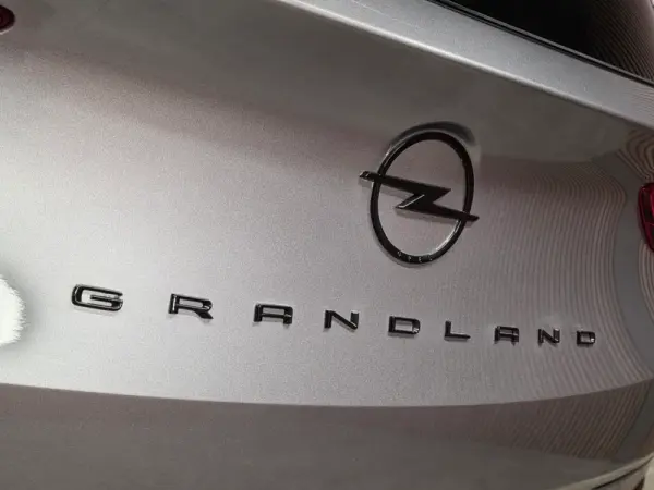 Opel Grandland Outro 32