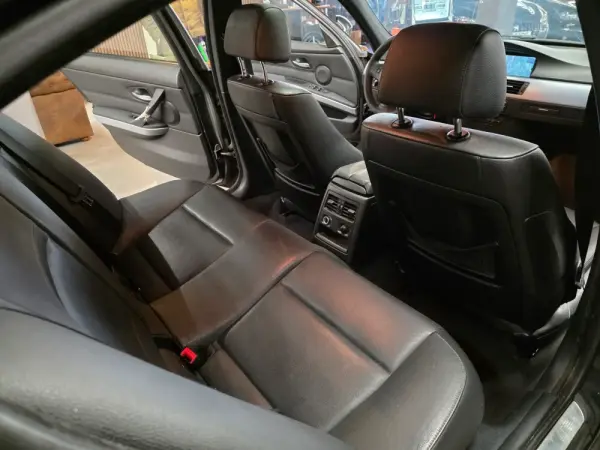 BMW 320 d Navigation Auto 2