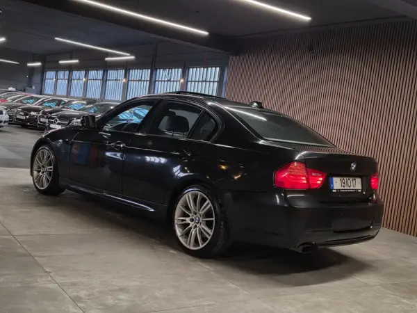 BMW 320 d Navigation Auto 12