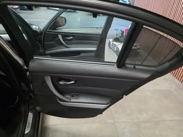 BMW 320 d Navigation Auto 16