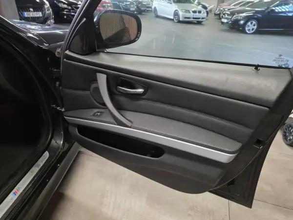 BMW 320 d Navigation Auto 19