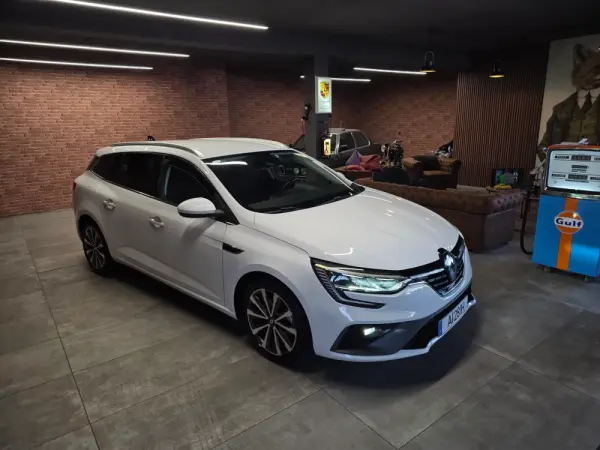 Renault Mégane Sport Tourer 1.5 Blue dCi R.S. Line 2