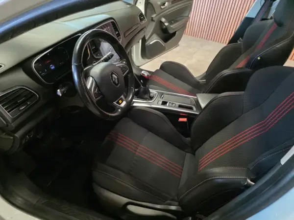 Renault Mégane Sport Tourer 1.5 Blue dCi R.S. Line 30