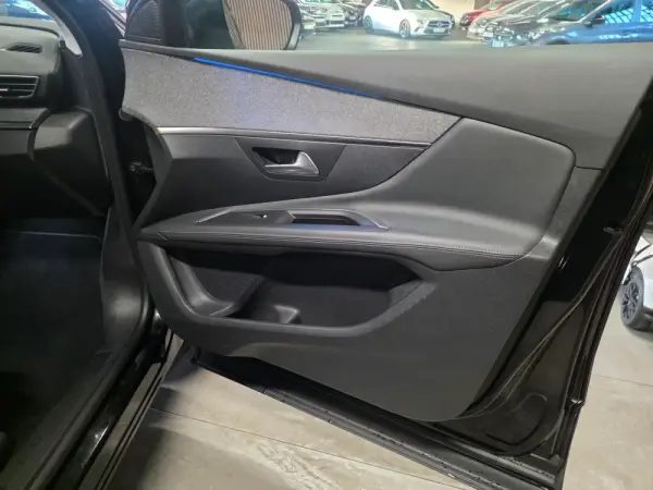 Peugeot 3008 BlueHDi 130 Stop & Start EAT8 Allure 7