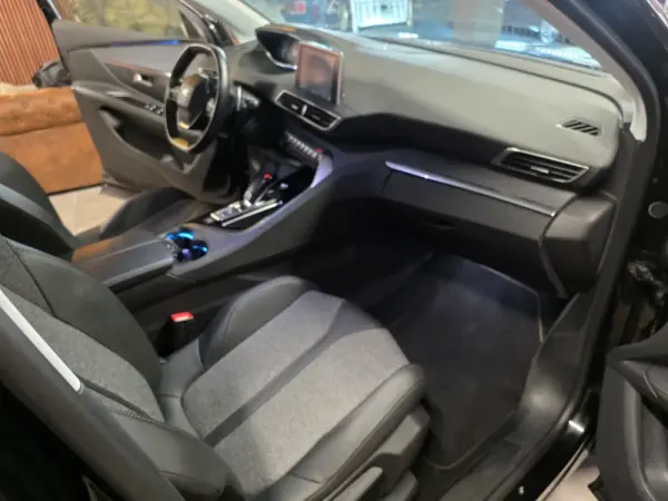Peugeot 3008 BlueHDi 130 Stop & Start EAT8 Allure 8