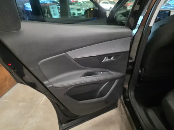 Peugeot 3008 BlueHDi 130 Stop & Start EAT8 Allure 16