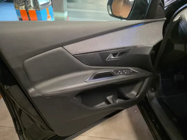Peugeot 3008 BlueHDi 130 Stop & Start EAT8 Allure 18