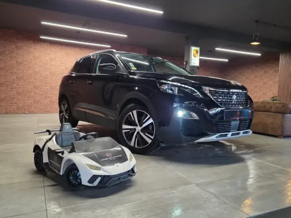 Peugeot 3008 BlueHDi 130 Stop & Start EAT8 Allure 32