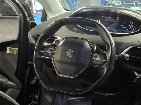 Peugeot 3008 BlueHDi 130 Stop & Start EAT8 Allure 38