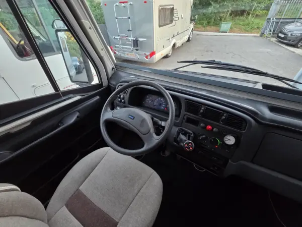 Knaus Travel Liner Outro 22