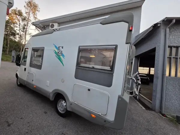 Knaus Travel Liner Outro 26