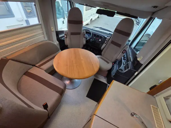 Knaus Travel Liner Outro 35