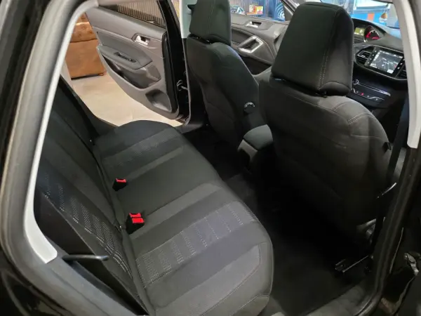Peugeot 308 SW BlueHDi 120 Stop & Start Active 9