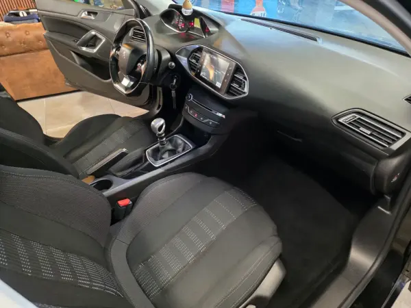 Peugeot 308 SW BlueHDi 120 Stop & Start Active 23