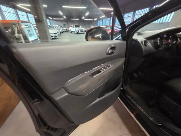 Peugeot 3008 1.6 HDi Sport 8