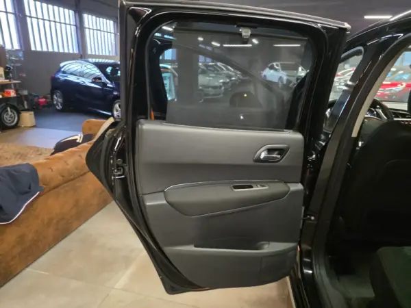 Peugeot 3008 1.6 HDi Sport 10
