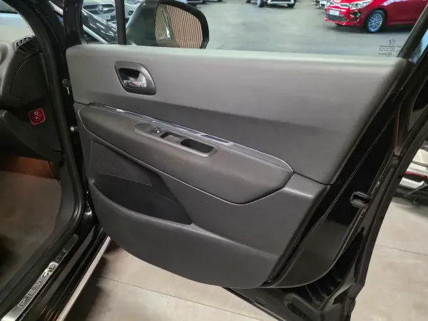 Peugeot 3008 1.6 HDi Sport 20