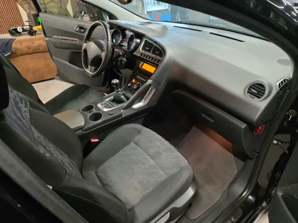 Peugeot 3008 1.6 HDi Sport 36