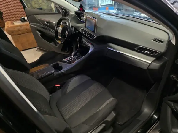 Peugeot 5008 BlueHDI 120 EAT6 Active 30