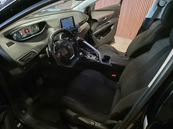 Peugeot 5008 BlueHDI 120 EAT6 Active 33