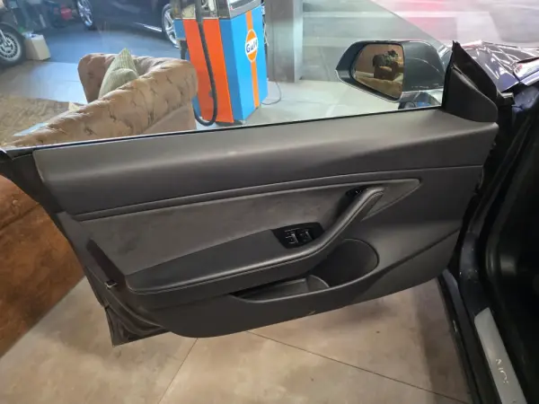 Tesla Model 3 Standard Range Plus RWD 3