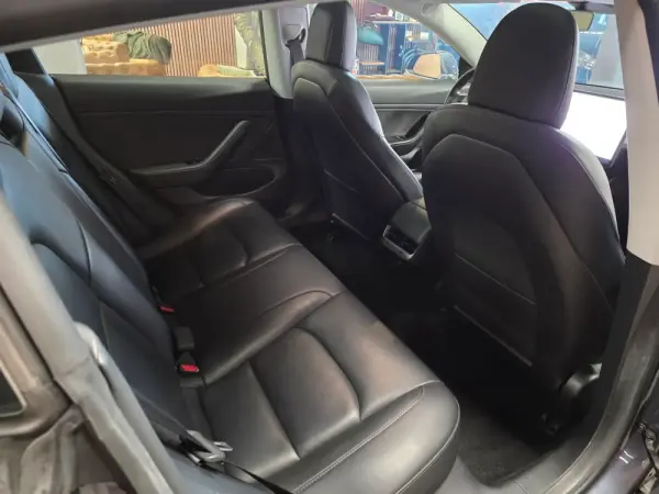 Tesla Model 3 Standard Range Plus RWD 8