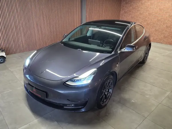 Tesla Model 3 Standard Range Plus RWD 13