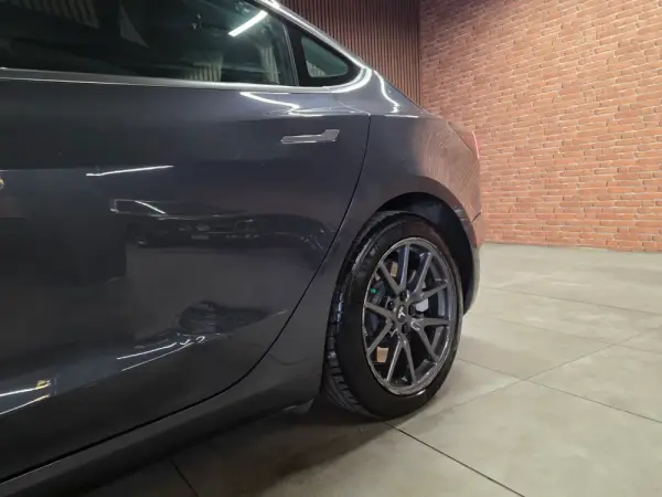 Tesla Model 3 Standard Range Plus RWD 14