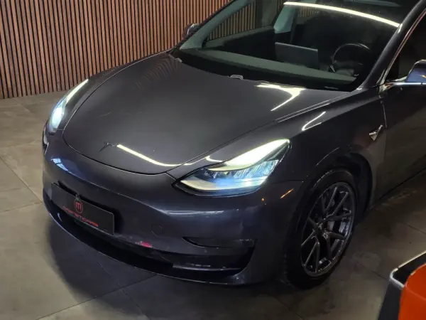 Tesla Model 3 Standard Range Plus RWD 20