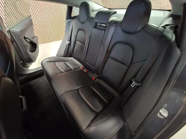 Tesla Model 3 Standard Range Plus RWD 24