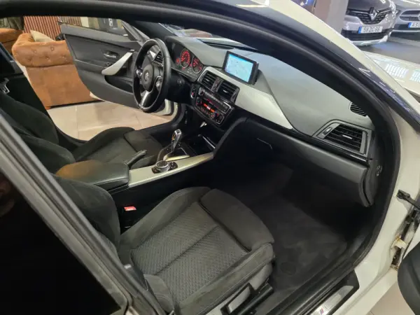 BMW 418 Gran Coupé d Pack M Auto 8